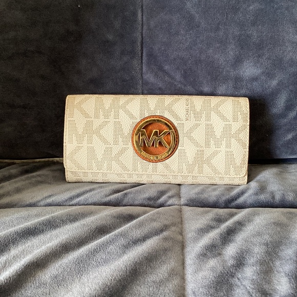 Micheal Kors large handbag - Picture 2 of 4